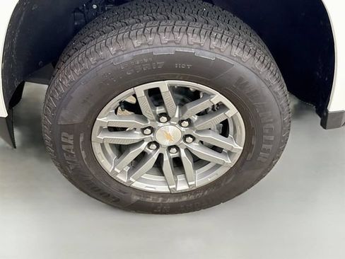 Used 2025 Chevrolet Colorado LT w/ LT Convenience Package RWD image 32