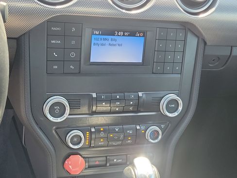 Used 2020 Ford Mustang GT RWD image 21