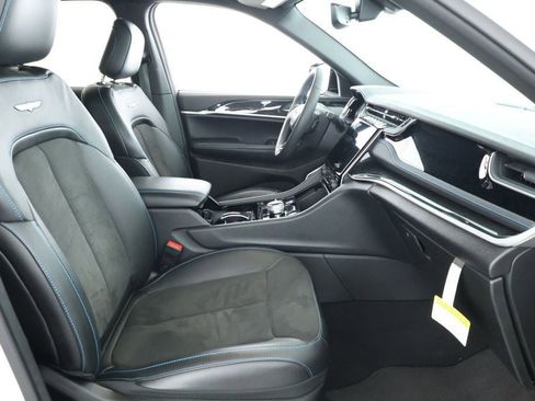 Used 2023 Jeep Grand Cherokee Trailhawk image 22