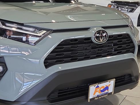 Used 2023 Toyota RAV4 XLE Premium FWD image 6