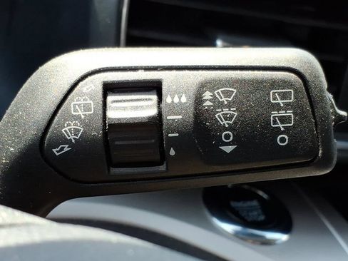 Used 2023 Ford Explorer XLT w/ Equipment Group 202A AWD/4WD image 27