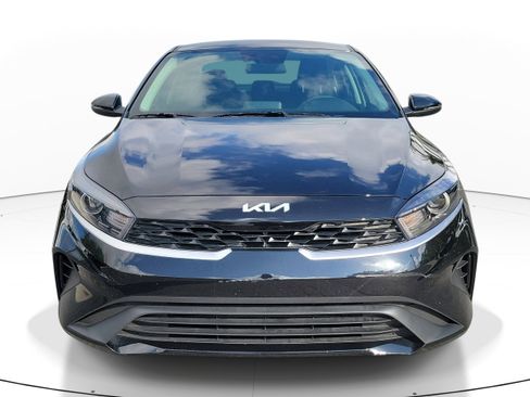 Used 2024 Kia Forte LXS w/ LXS Technology Package FWD image 2