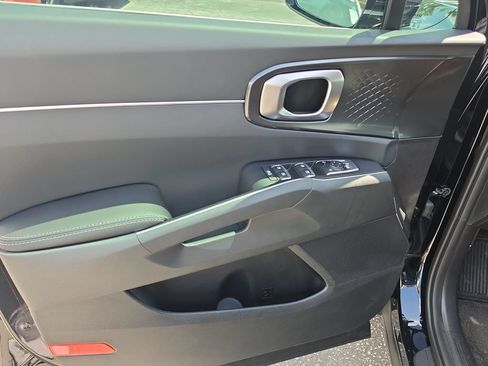 New 2026 Kia Sorento LX FWD image 17