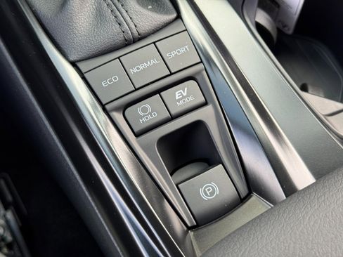 Used 2026 Toyota Camry SE FWD image 29