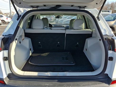 Used 2020 Jeep Cherokee Latitude Plus w/ Cold Weather Group image 29