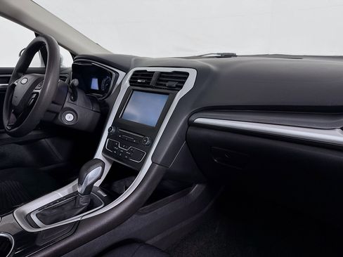 Used 2016 Ford Fusion SE image 28