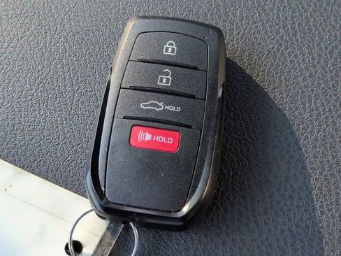 Used 2025 Toyota Camry SE FWD image 25