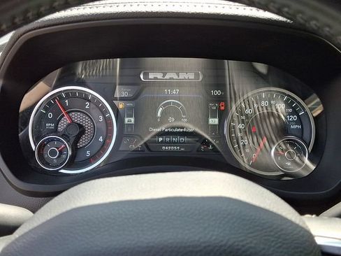 Used 2024 RAM 2500 Laramie AWD/4WD image 15