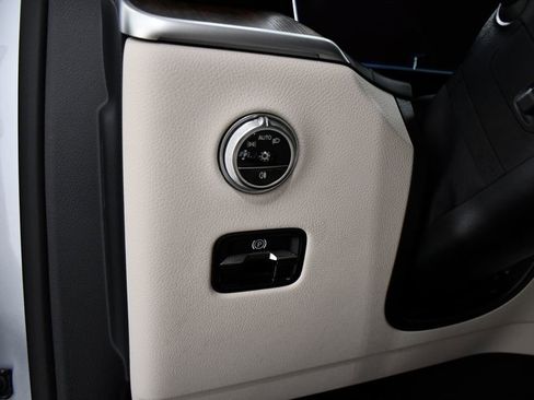 New 2026 Mercedes-Benz GLC 300 4MATIC image 9