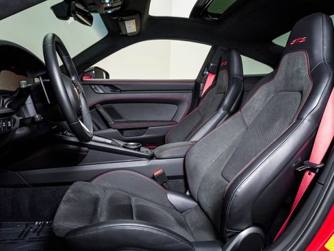 Certified 2025 Porsche 911 Carrera GTS RWD image 5