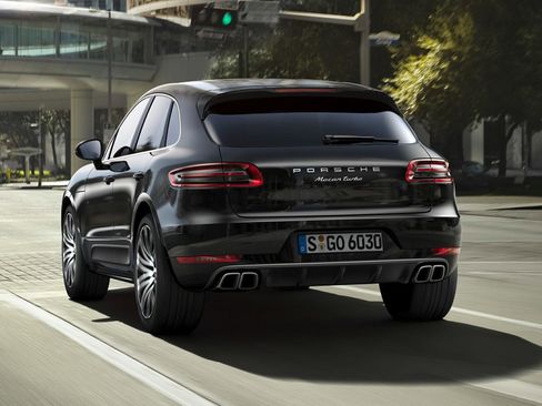 Used 2018 Porsche Macan AWD/4WD image 3