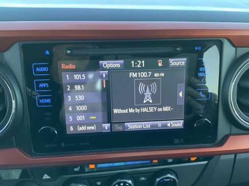 Used 2017 Toyota Tacoma TRD Off-Road image 37