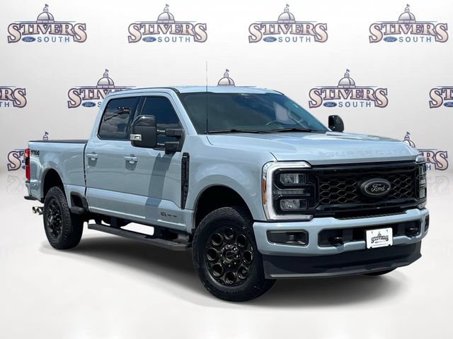 Used 2025 Ford F350 Lariat w/ Black Appearance Package AWD/4WD image 1