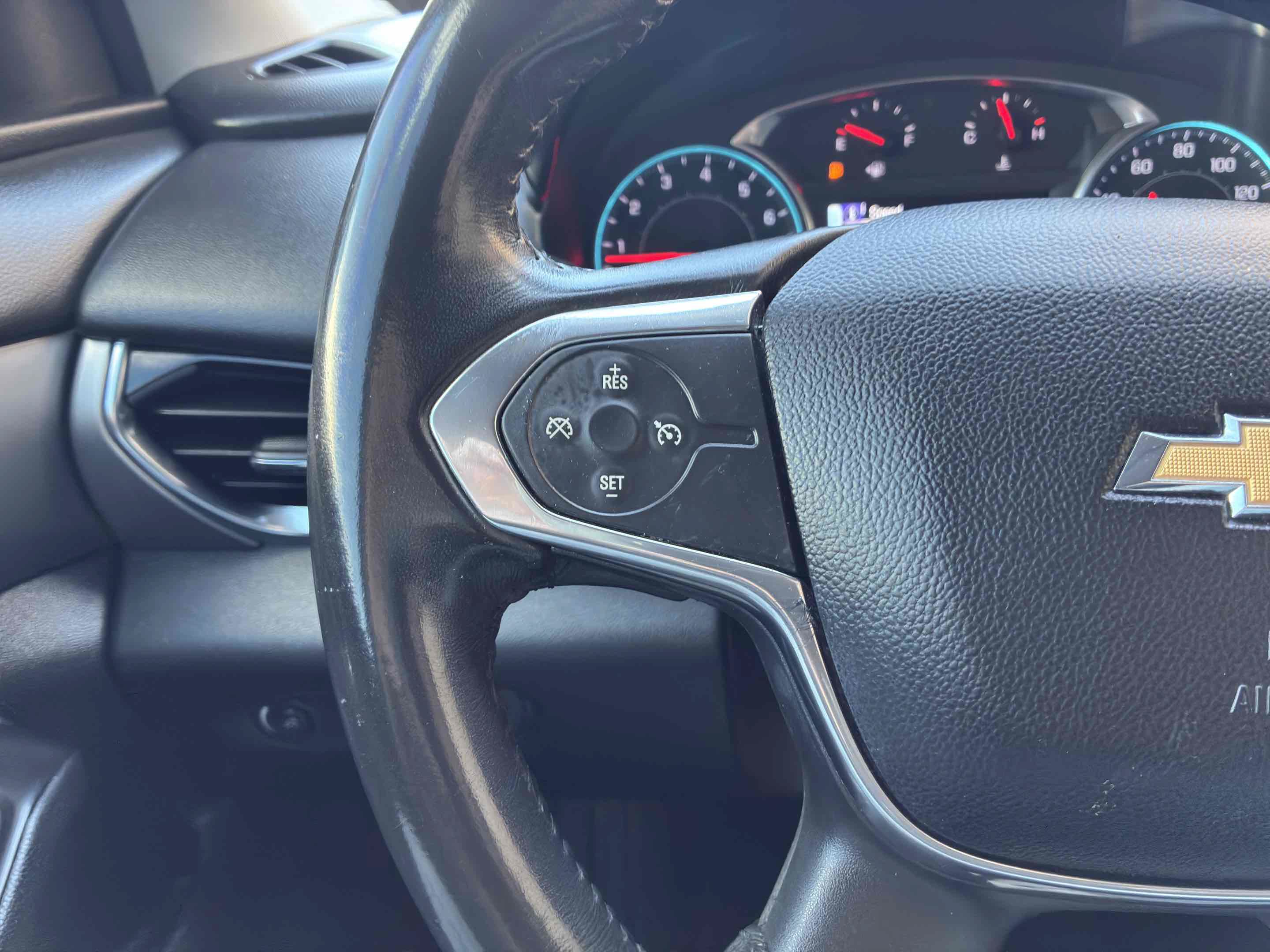 Used 2019 Chevrolet Traverse LT FWD image 21