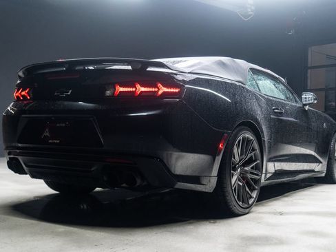 Used 2018 Chevrolet Camaro ZL1 RWD image 15