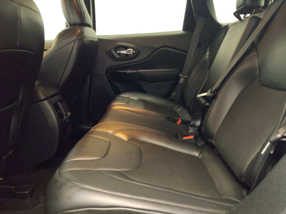 Used 2020 Jeep Cherokee Latitude Plus FWD image 18