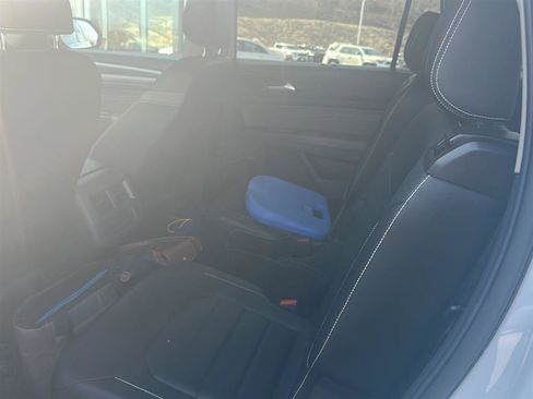 Used 2022 Volkswagen Atlas SEL Premium image 35