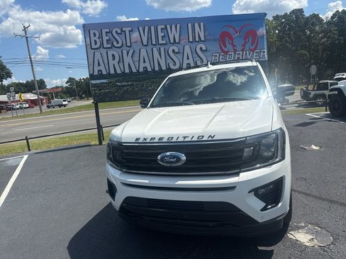 Used 2020 Ford Expedition Max Limited w/ Equipment Group 303A AWD/4WD image 2