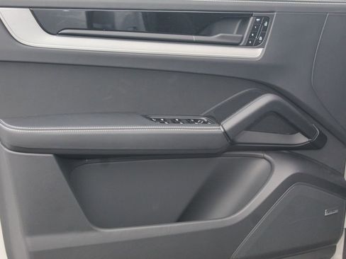 New 2026 Porsche Cayenne E-Hybrid AWD/4WD image 21