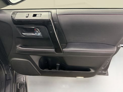 Used 2024 Toyota 4Runner TRD Off-Road Premium image 32