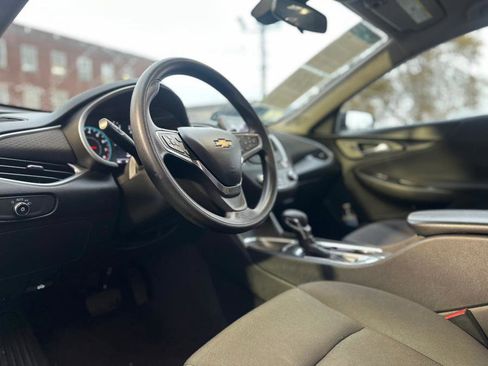 Used 2022 Chevrolet Malibu LT image 28