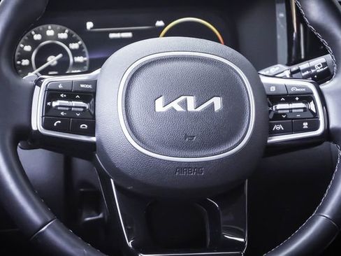 Used 2022 Kia Sorento SX FWD image 13