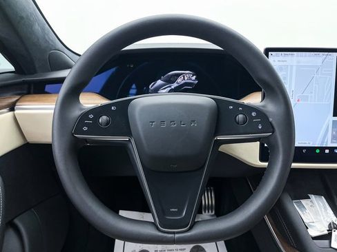 Used 2021 Tesla Model S Plaid image 25