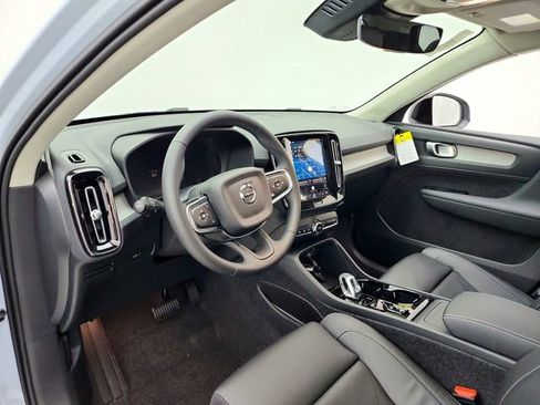 New 2026 Volvo XC40 B5 Plus w/ Climate Package AWD/4WD image 20