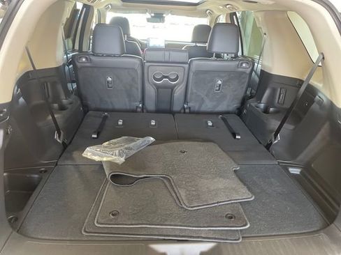 Certified 2025 Honda Pilot Touring image 23