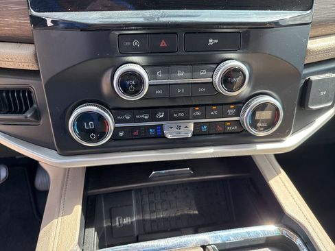 Used 2024 Ford Expedition Max Limited RWD image 24
