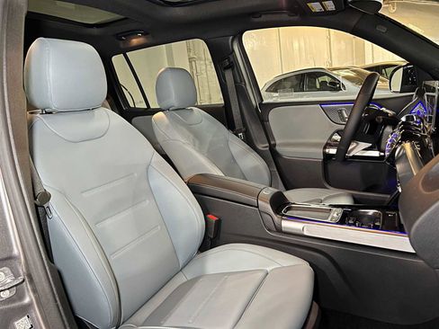 New 2026 Mercedes-Benz GLB 250 4MATIC image 13