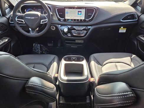 New 2026 Chrysler Pacifica Select FWD image 14