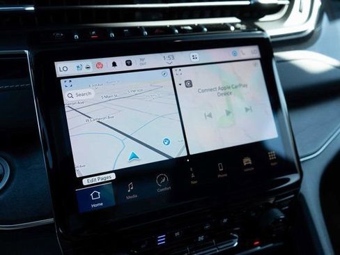 Used 2023 Jeep Grand Cherokee L Overland w/ Advanced Protech Group III image 21