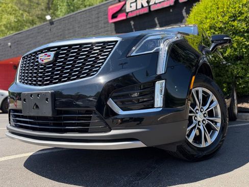 Used 2023 Cadillac XT5 Premium Luxury image 2