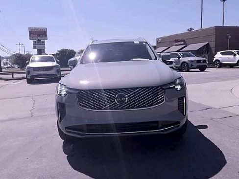 Certified 2025 Volvo XC90 B5 Plus AWD/4WD image 3