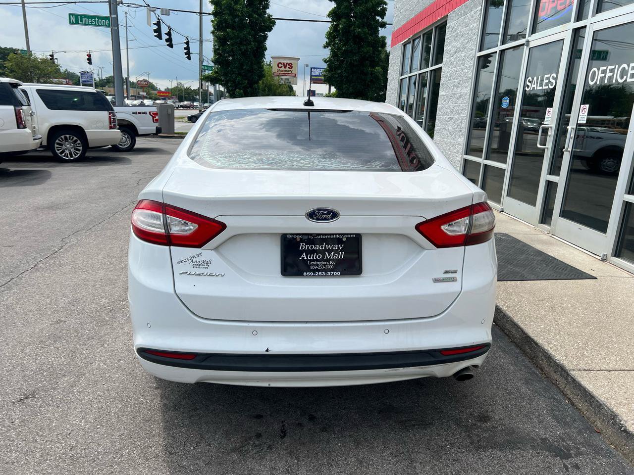 Used 2016 Ford Fusion SE w/ Equipment Group 202A FWD image 6