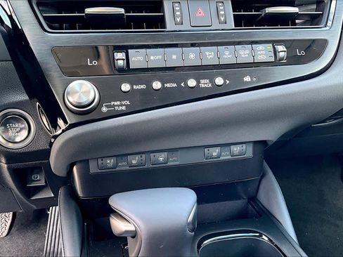 New 2025 Lexus ES 350 w/ Premium Package image 13