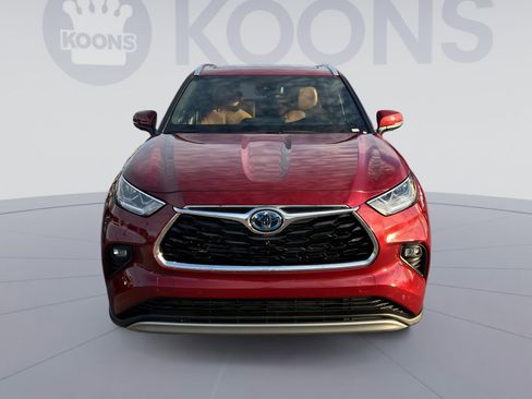 Used 2024 Toyota Highlander Platinum image 11