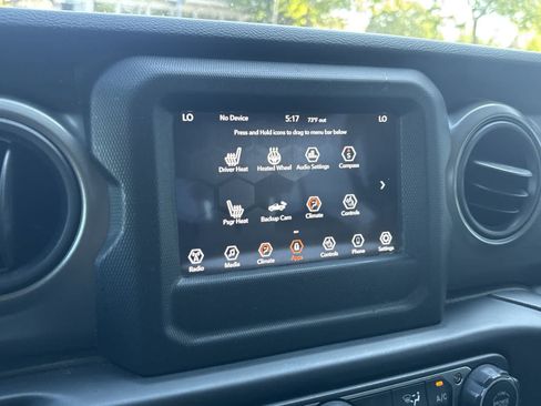Used 2022 Jeep Gladiator Sport AWD/4WD image 14