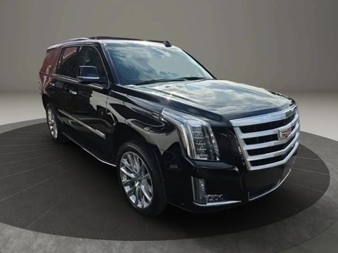 Used 2019 Cadillac Escalade Premium Luxury AWD/4WD image 4