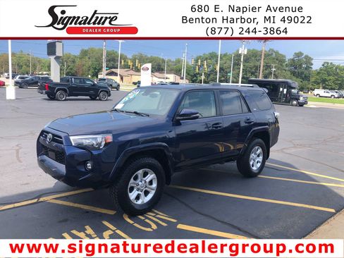 Used 2024 Toyota 4Runner SR5 Premium w/ Moonroof Package AWD/4WD image 1