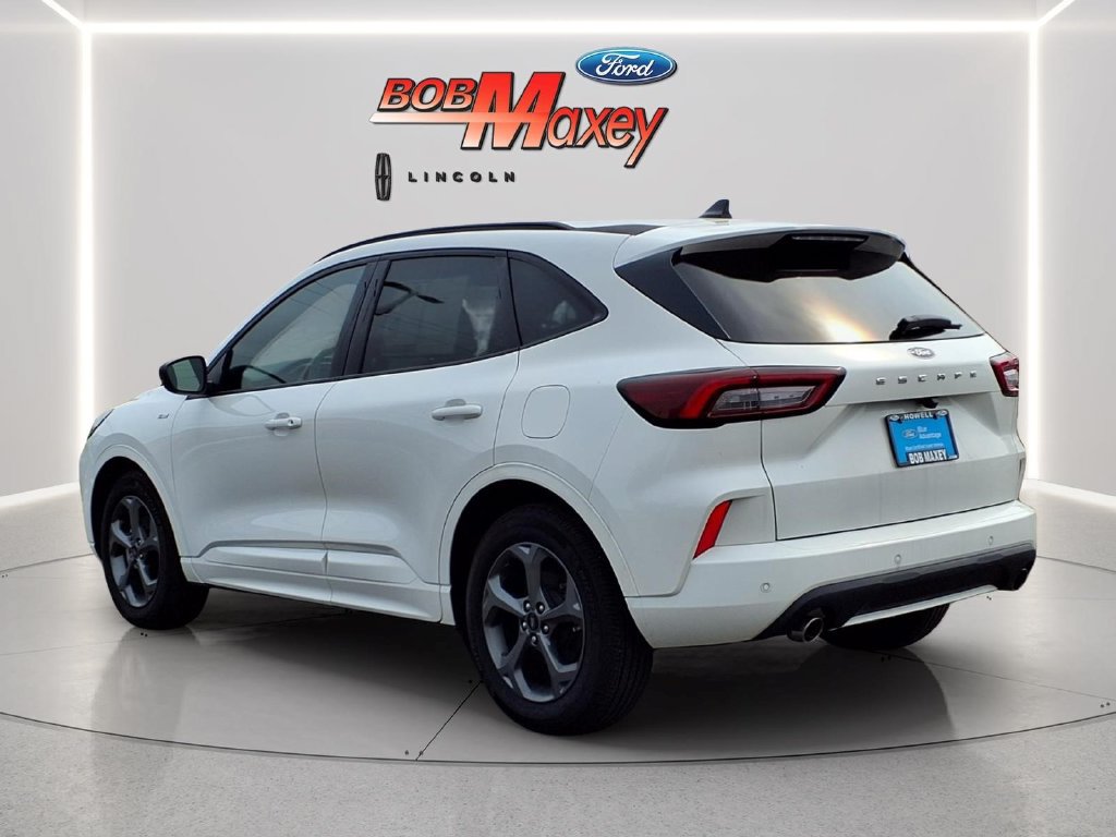 Used 2023 Ford Escape ST-Line w/ Tech Pack #1 FWD image 7