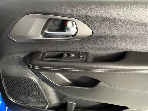 New 2027 Chrysler Pacifica Select FWD image 12