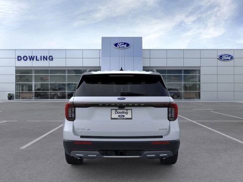 New 2026 Ford Explorer Active w/ Active Comfort Package image 5