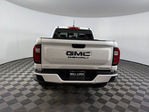 Used 2023 GMC Canyon Denali image 8
