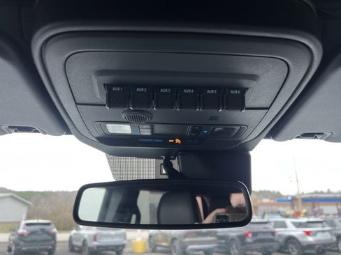 Used 2023 Ford Bronco Everglades image 34