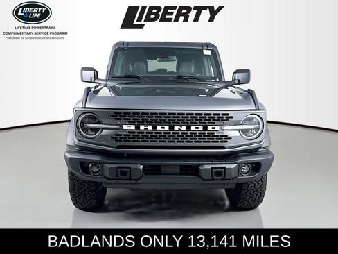 Used 2025 Ford Bronco Badlands image 2