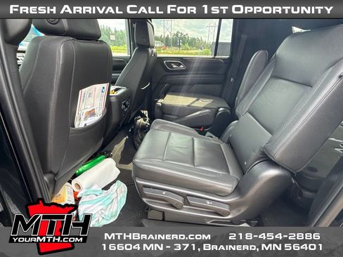 Used 2023 Chevrolet Suburban Z71 w/ Luxury Package AWD/4WD image 10