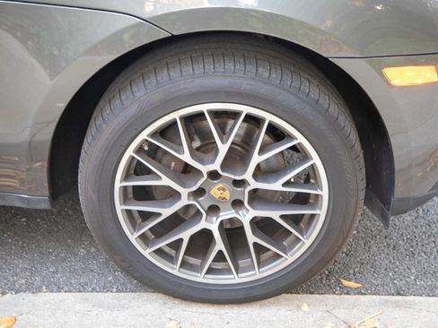 Used 2018 Porsche Macan Sport Edition image 14