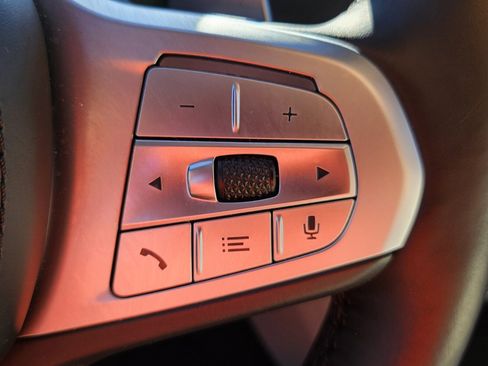 Used 2022 BMW 740i xDrive w/ M Sport Package image 30